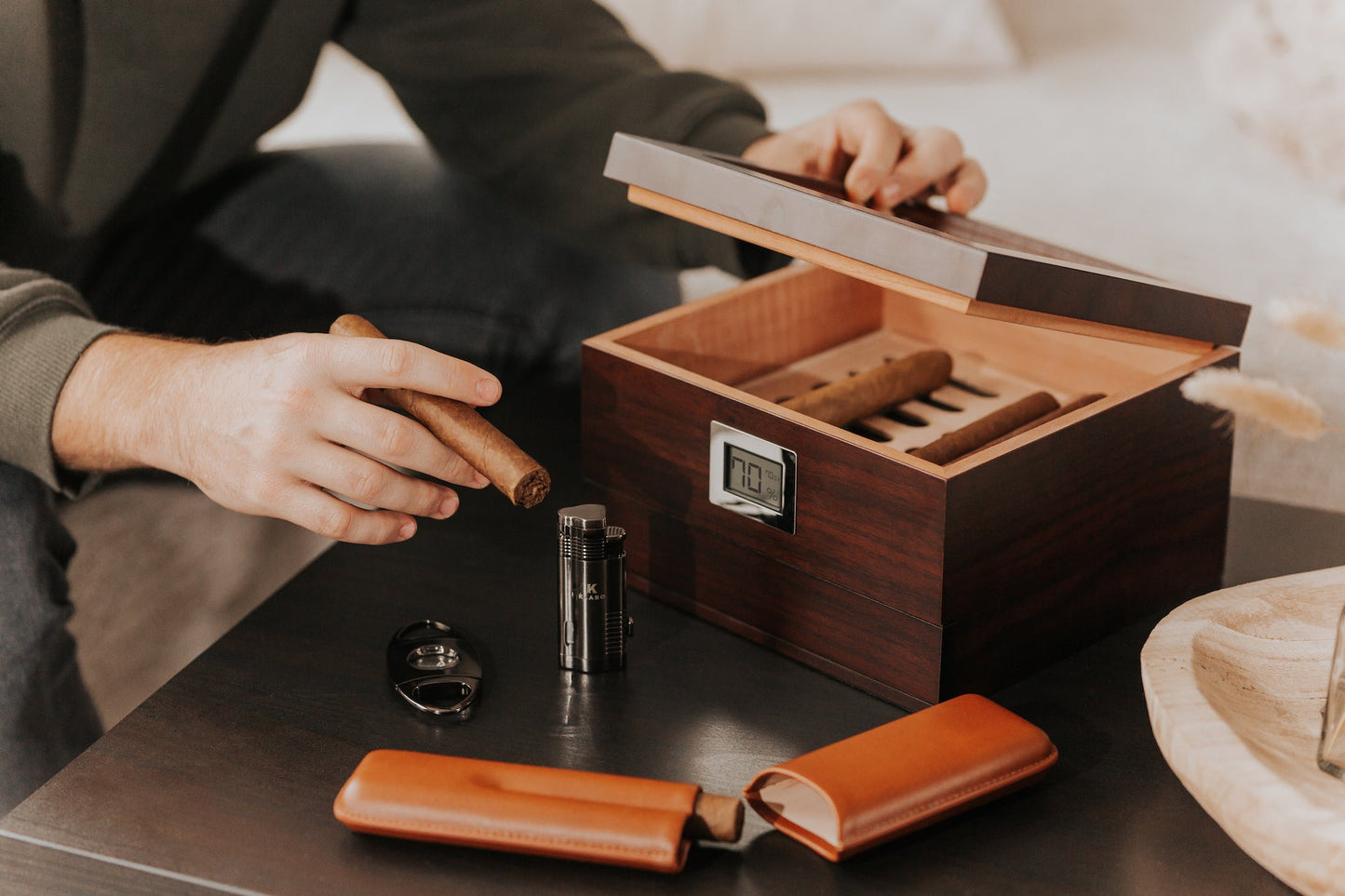 Renzo Glass Top Humidor by Case Elegance