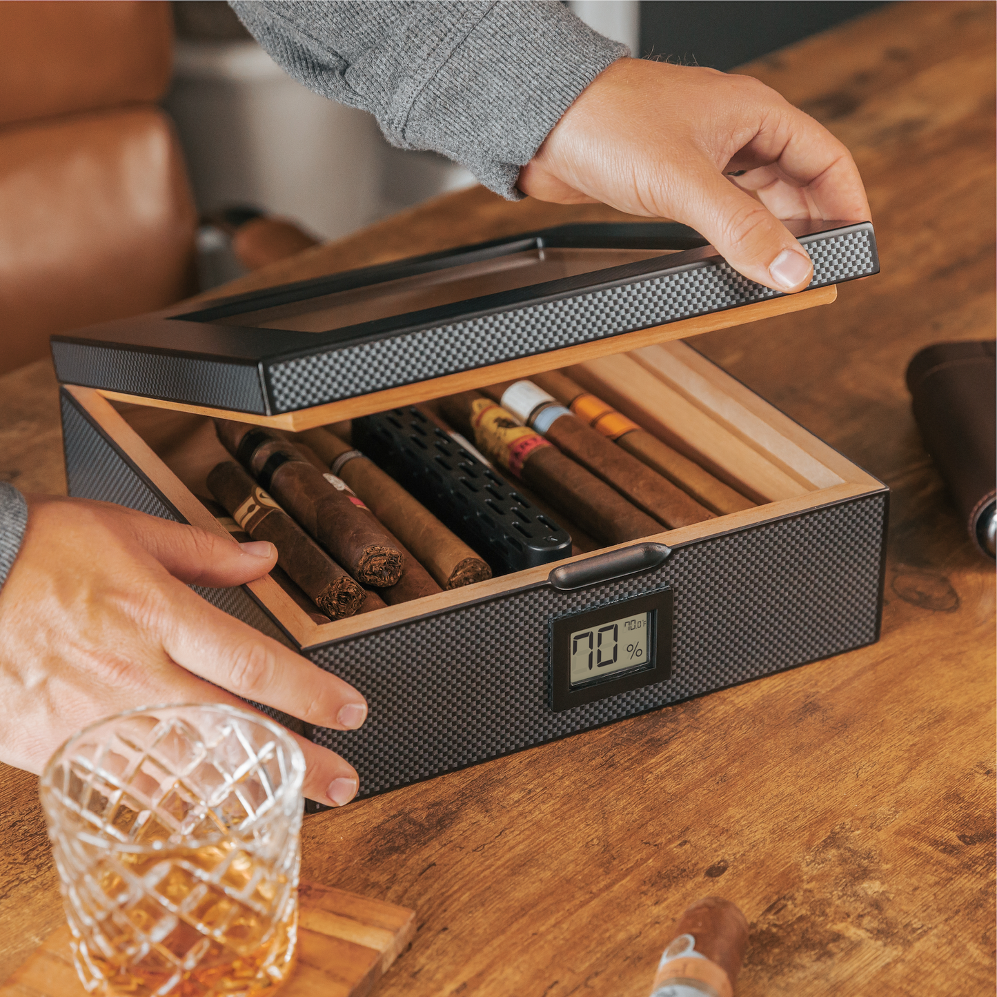 MAG Humidor - Carbon Fiber by Case Elegance